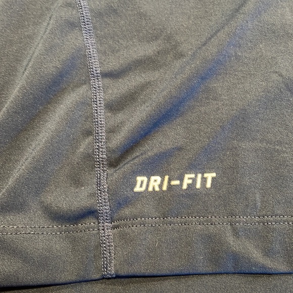 Dri-Fit tee - Picture 5 of 7